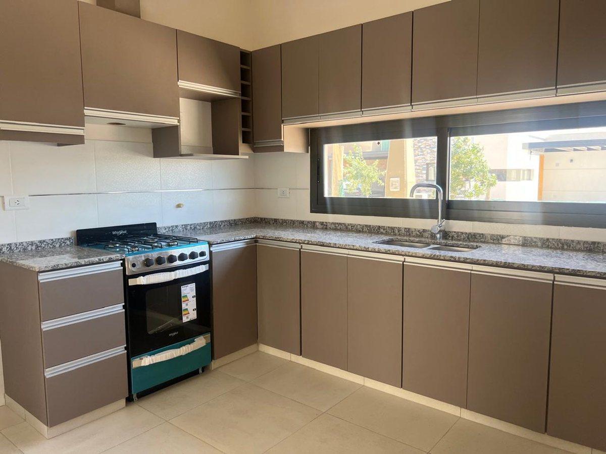 Foto de VENTA CASA 3 DORMITORIOS 2 BAÑOS MAIPU, imagen 1