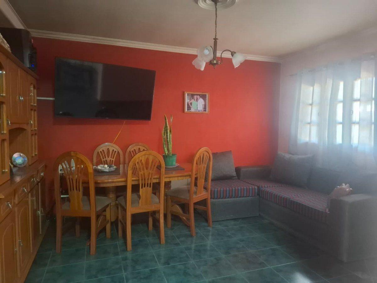 Foto de VENTA CASA DE DOS PLANTAS APTA CREDITO LAS HERAS, imagen 3