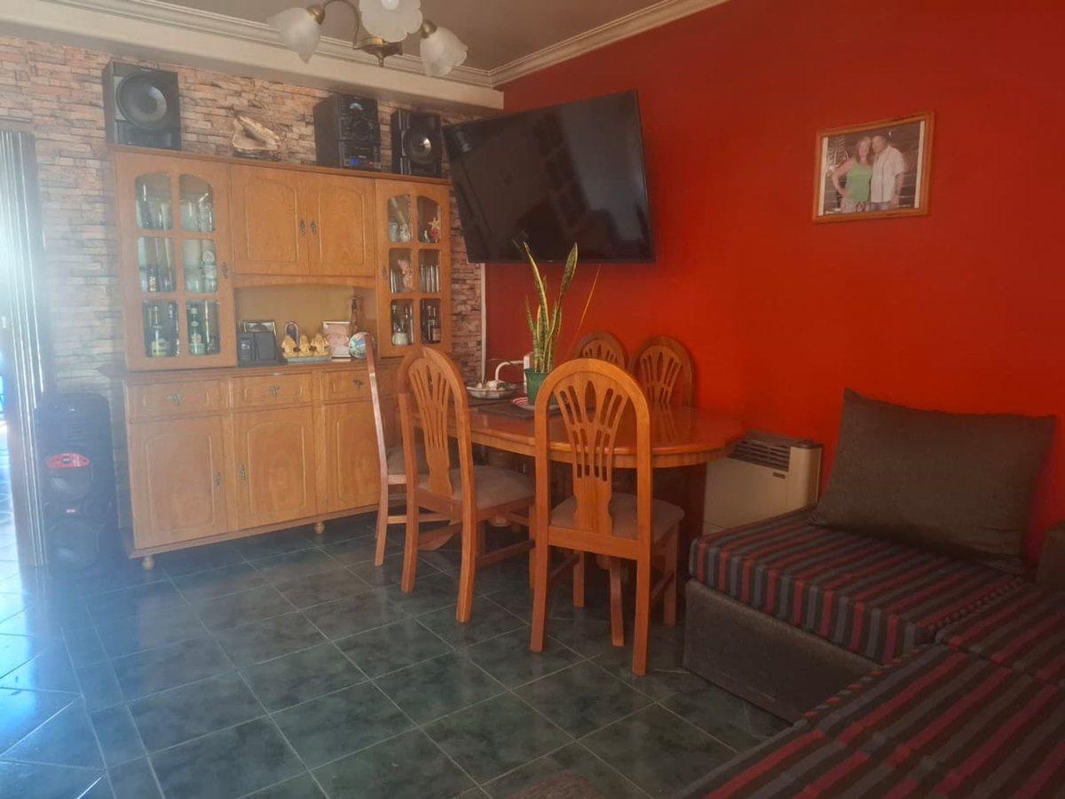 Foto de VENTA CASA DE DOS PLANTAS APTA CREDITO LAS HERAS, imagen 2