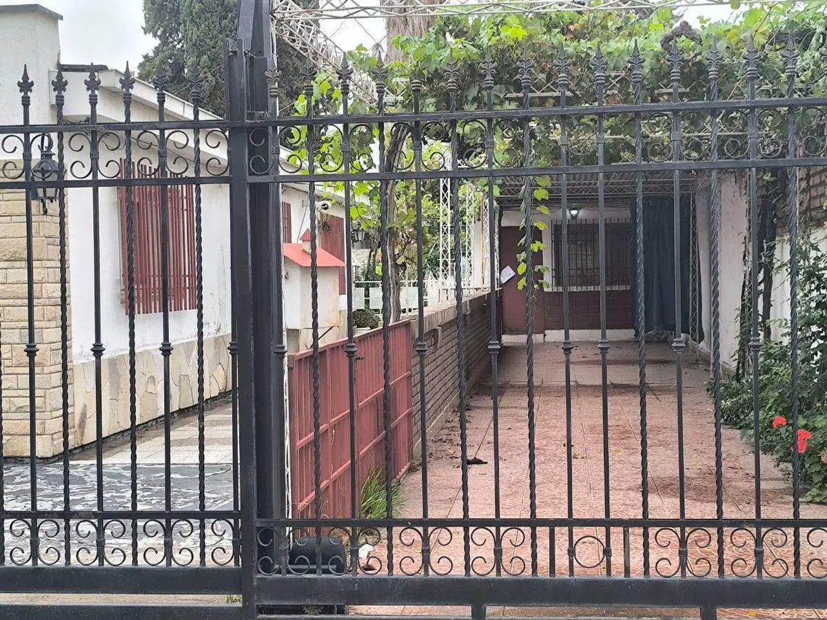 Re/max vende Casa/Galpon sobre Maza gran terreno 5