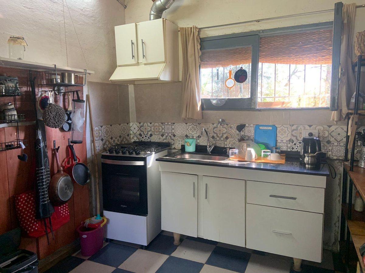 Foto de En venta casa con quincho y piscina, imagen 2