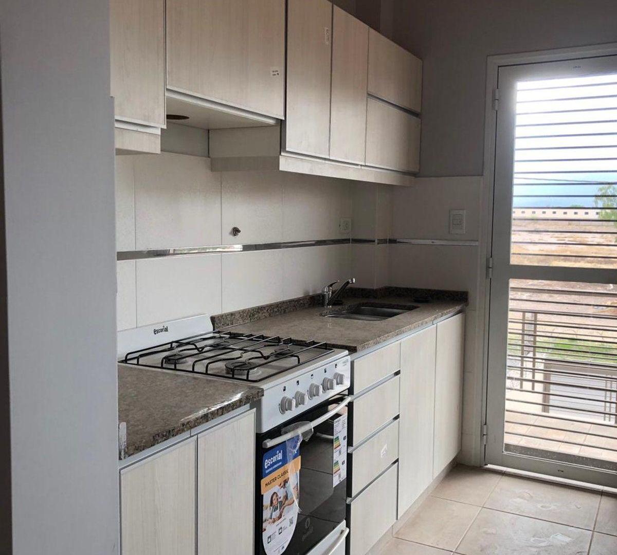 Foto de VENTA LOCAL COMERCIAL EN POZO - DORREGO GUAYMALLÉN, imagen 5