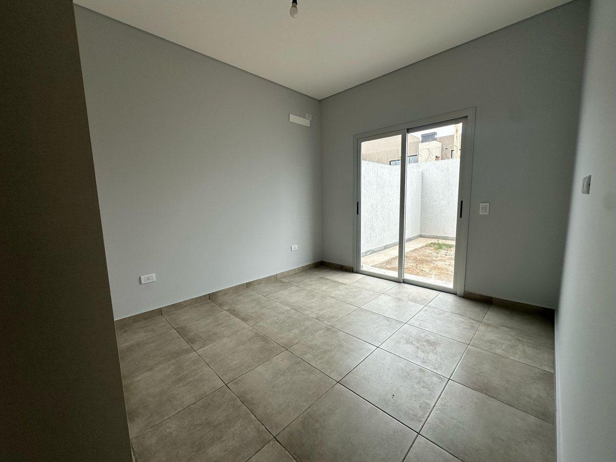 Foto de VENTA CASA DUPLEX 3 DORMITORIOS CORTADERAS 3 GLLEN, imagen 1