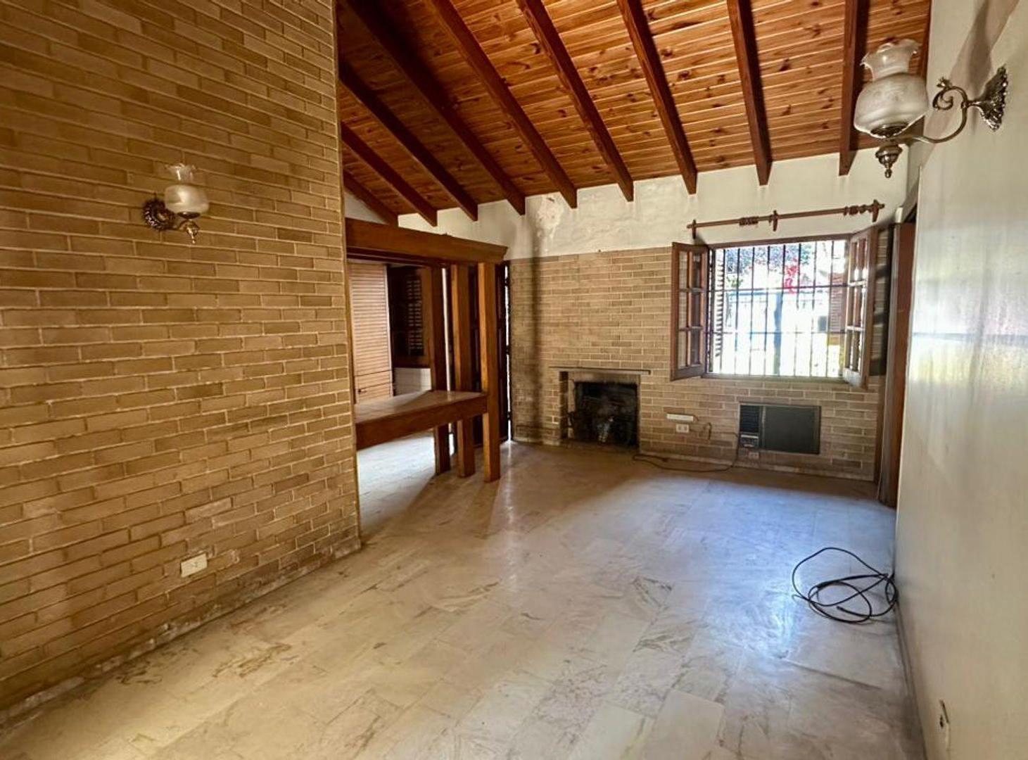 Foto de VENTA CASA CON JARDIN EN BARRIO BOMBAL GODOY CRUZ, imagen 4