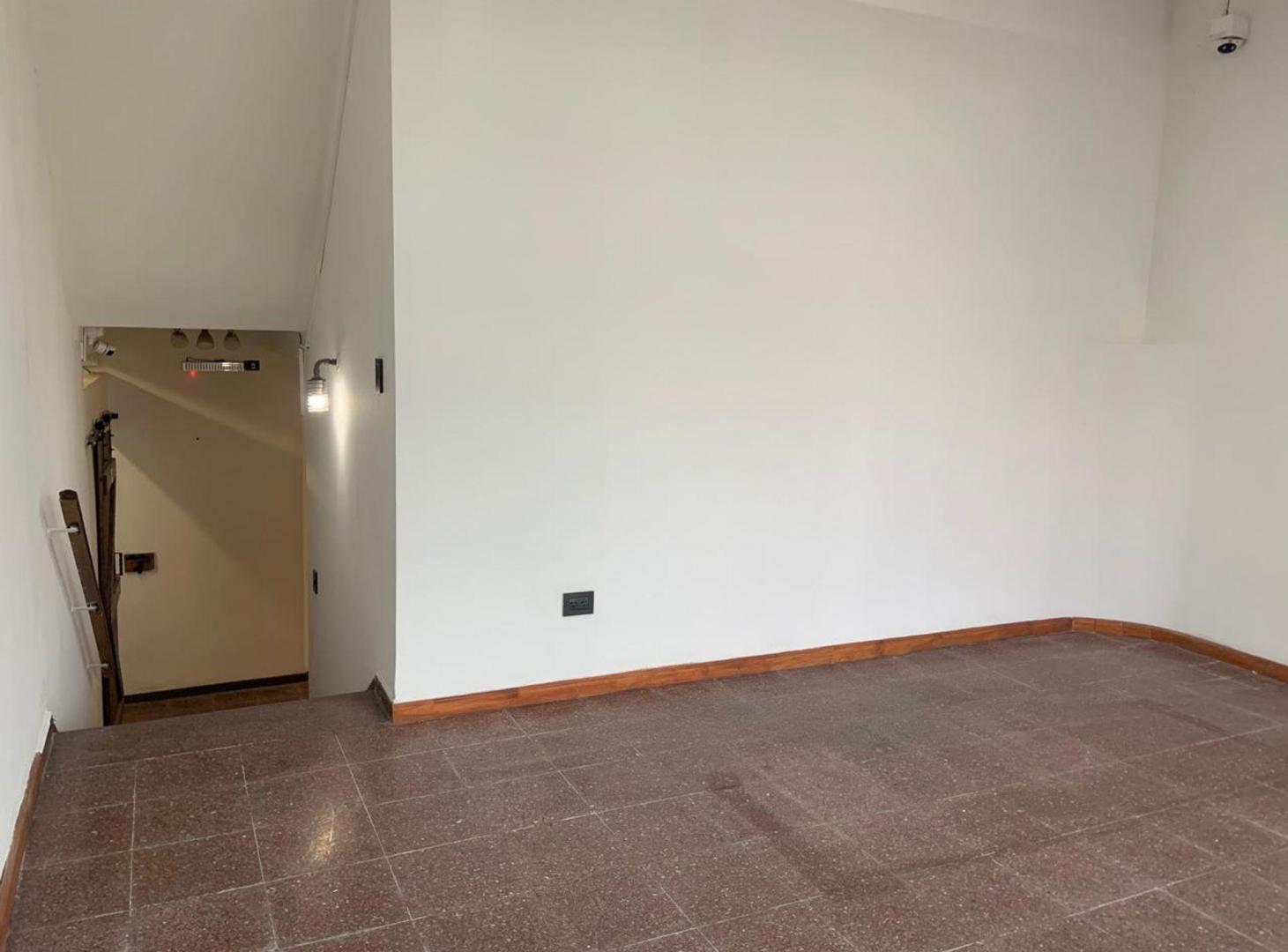 Foto de ALQUILER LOCAL COMERCIAL GODOY CRUZ, imagen 4