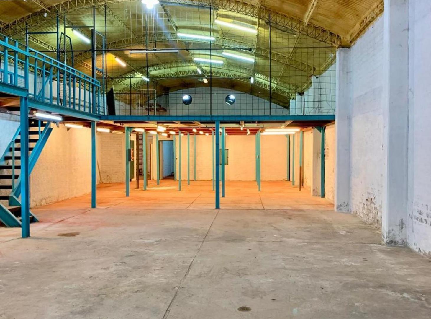 Foto de Galpon en venta Estrada y Adolfo Calle, Guaymallen, imagen 2