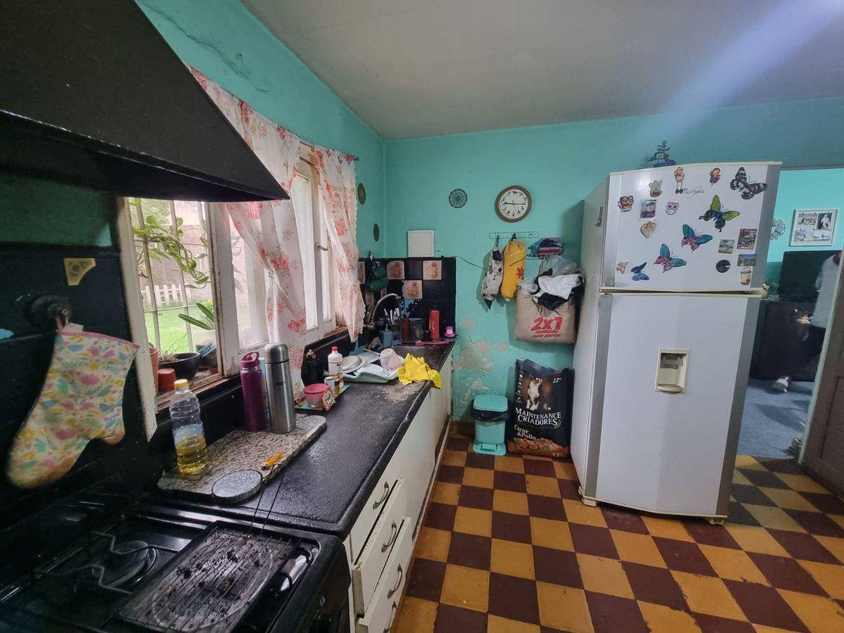 Foto de VENTA propiedad a mts de plaza 12 de Octubre-Gllen, imagen 5
