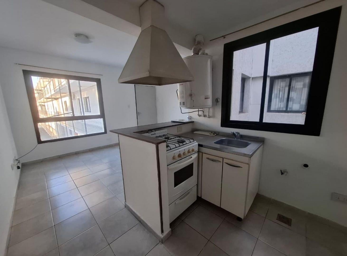 Foto de DPTO EN ALQUILER 1 DORMITORIO Y COCHERA CIUDAD, imagen 5
