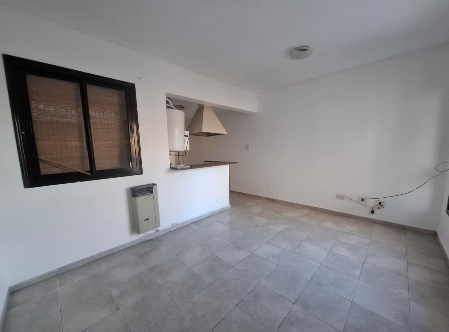 Foto de DPTO EN ALQUILER 1 DORMITORIO Y COCHERA CIUDAD, imagen 4