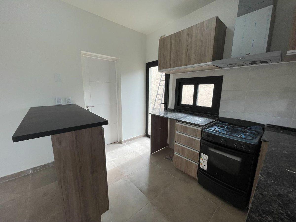Foto de Casa estilo minimalista Bº La Quebrada Lujan, imagen 1
