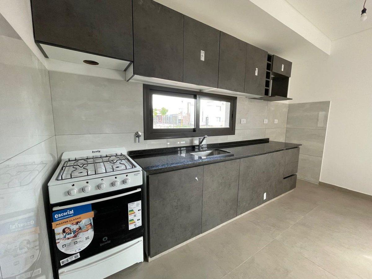 Foto de VENTA CASA Bº ANDESMAR - 2 HABITACIONES - GLLEN, imagen 2