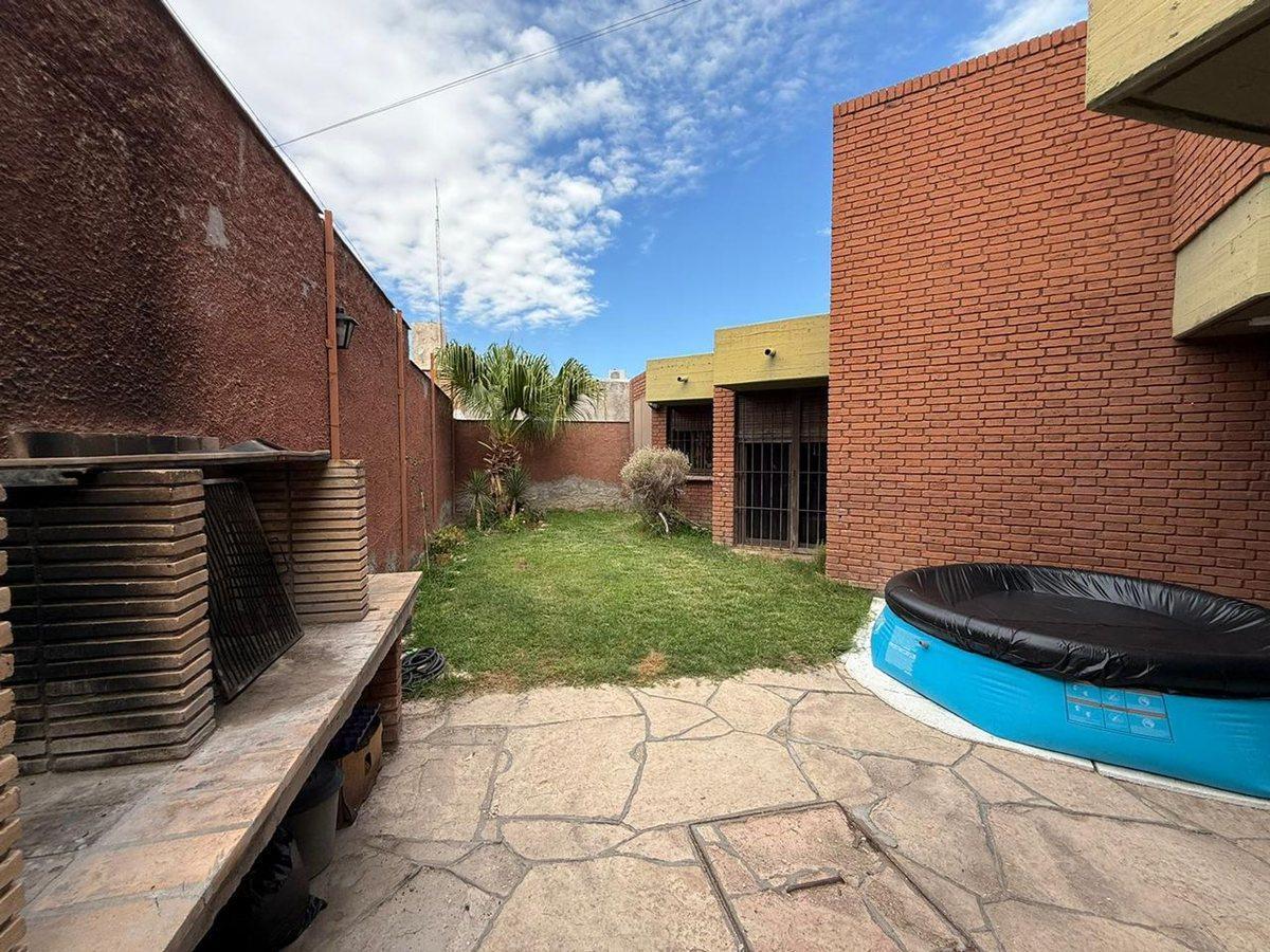 Foto de CASA EN VENTA- SEXTA SECCIÓN, CIUDAD DE MENDOZA, imagen 1