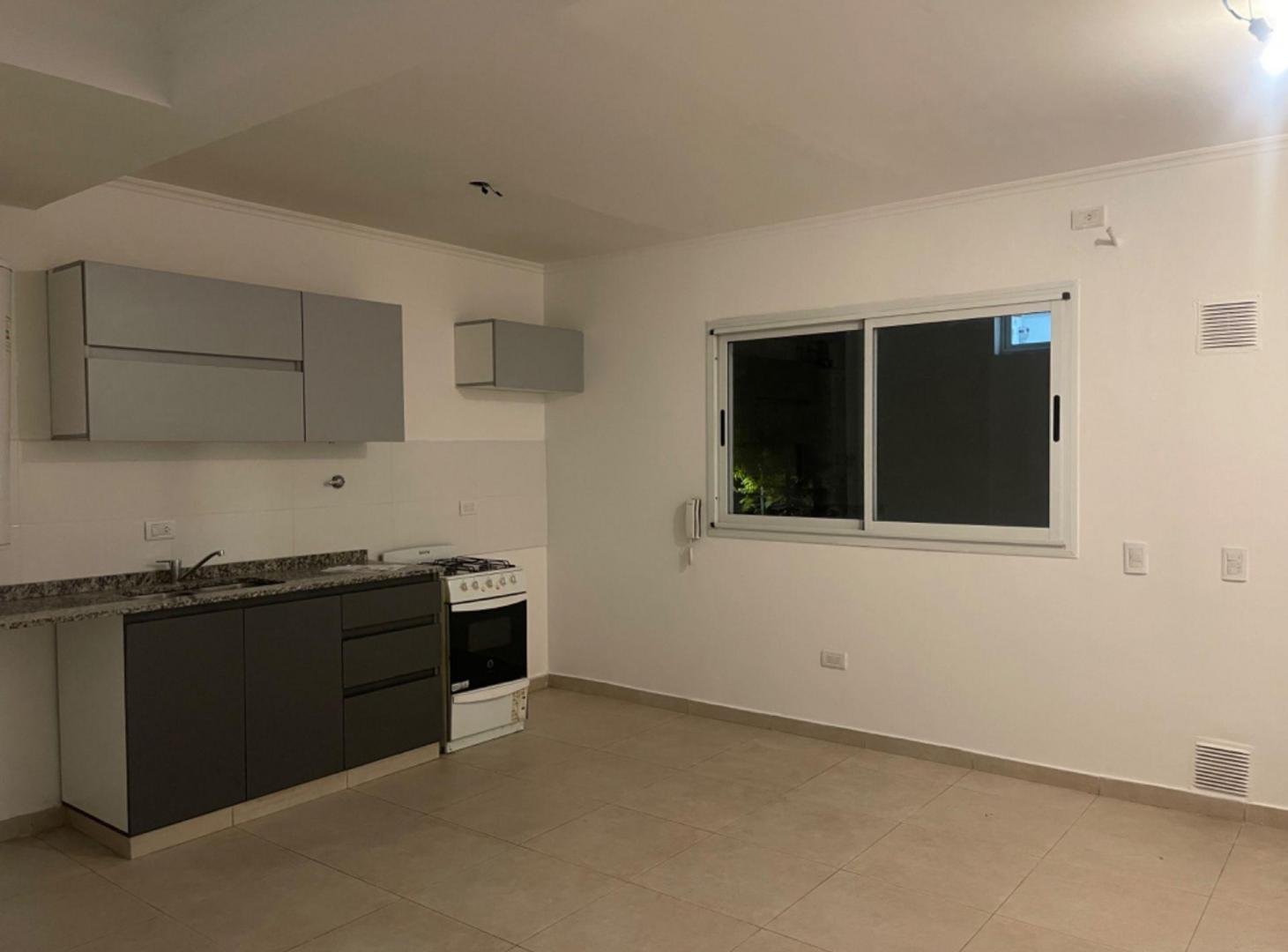 Foto de DEPARTAMENTO 1 HABITACION CON COCHERA - GODOY CRUZ, imagen 3