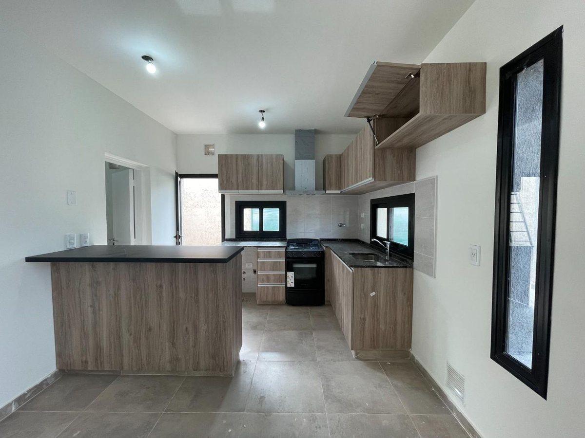 Foto de Casa estilo minimalista Bº La Quebrada Lujan, imagen 2