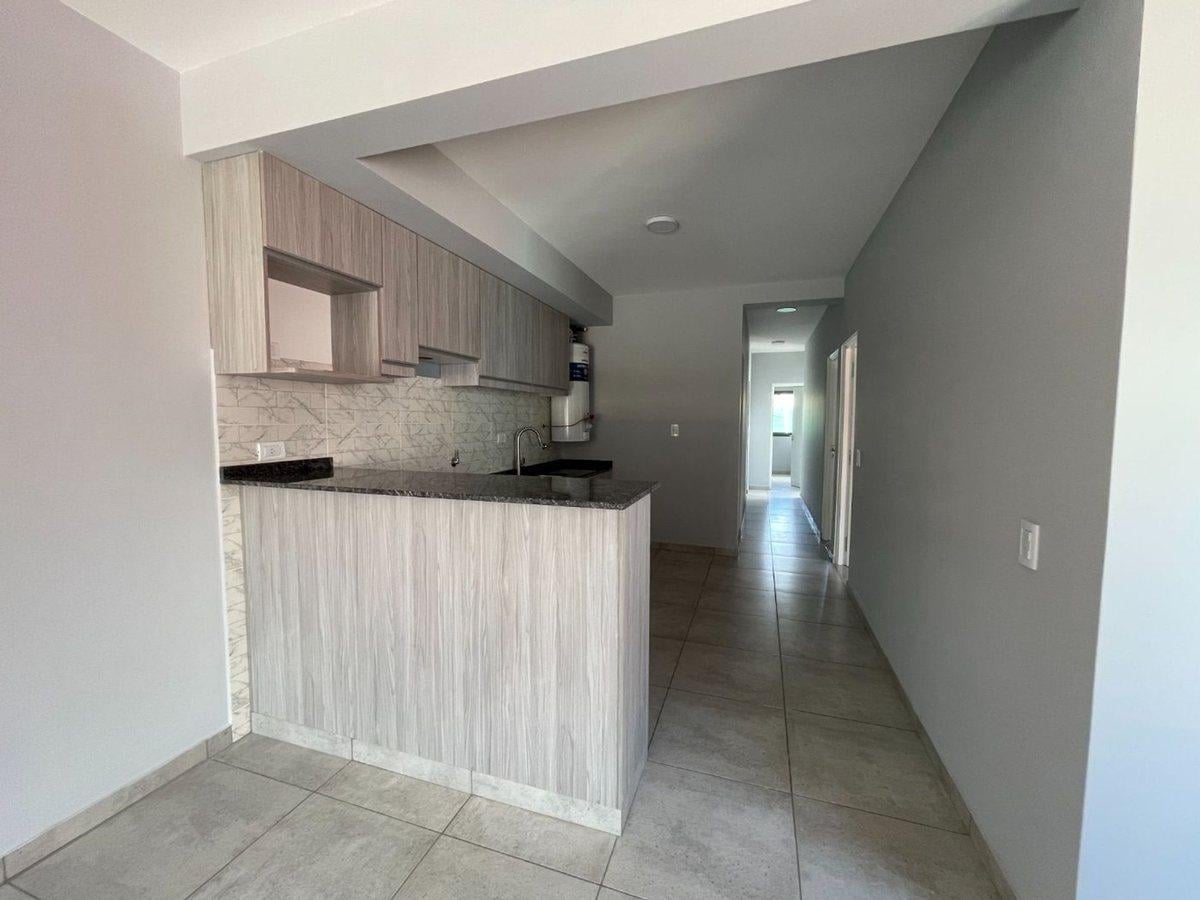 Foto de VENTA Bº PRIVADO CASA 3 HAB 2 BAÑOS (1 EN SUITE), imagen 1