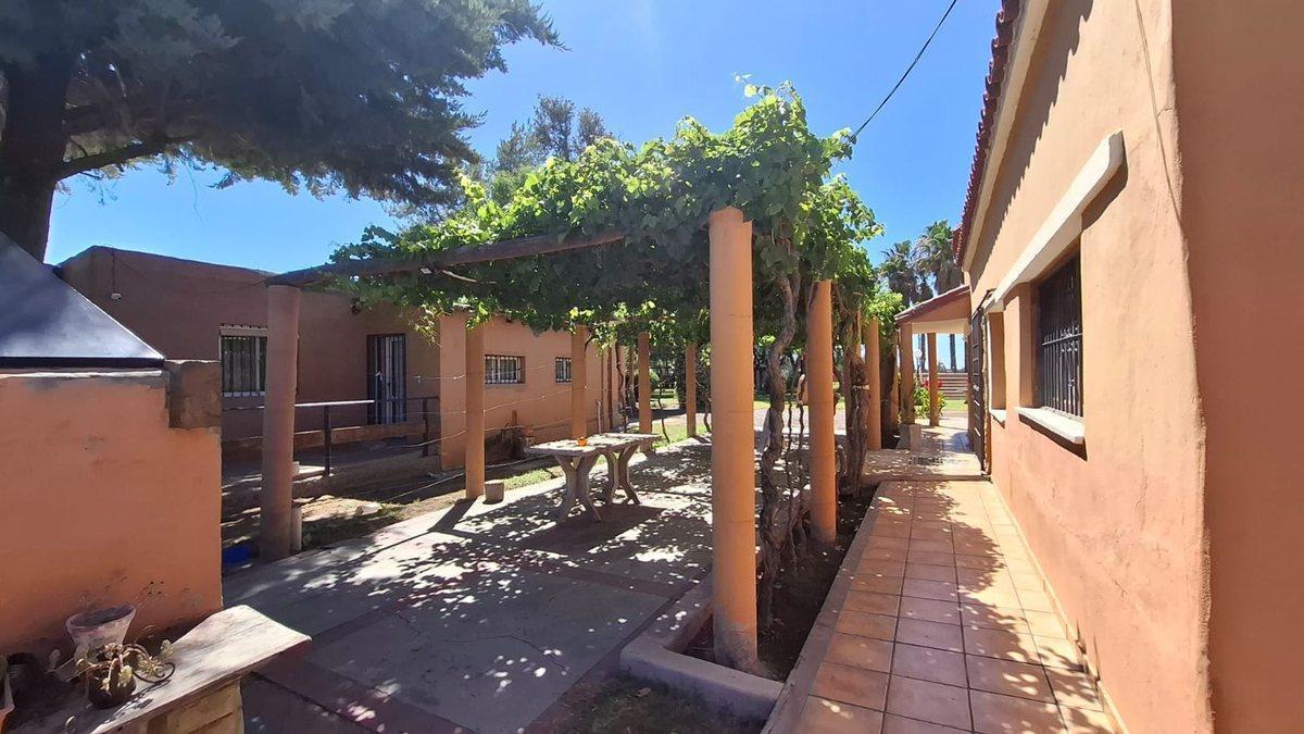 Foto de Finca con casa, departamentos y galpón en venta, imagen 5