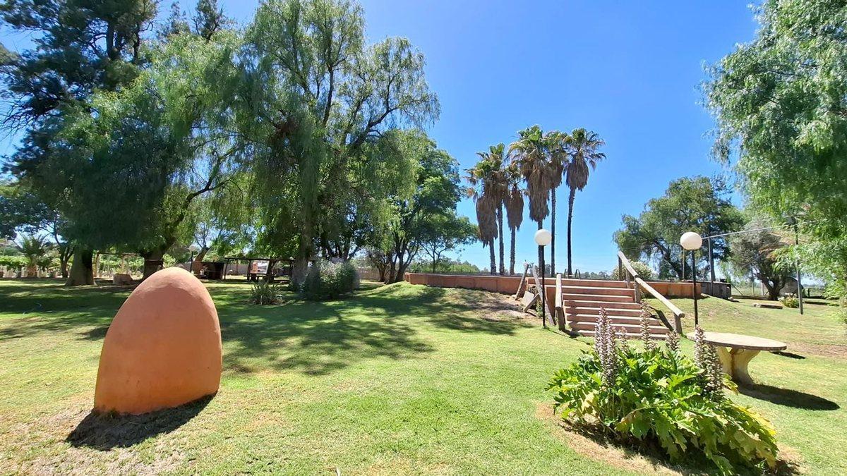 Foto de Finca con casa, departamentos y galpón en venta, imagen 1