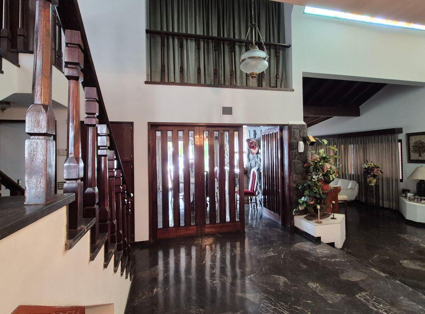 Foto de MAGNIFICA CASA EN VENTA EN CIUDAD DE MENDOZA, imagen 2