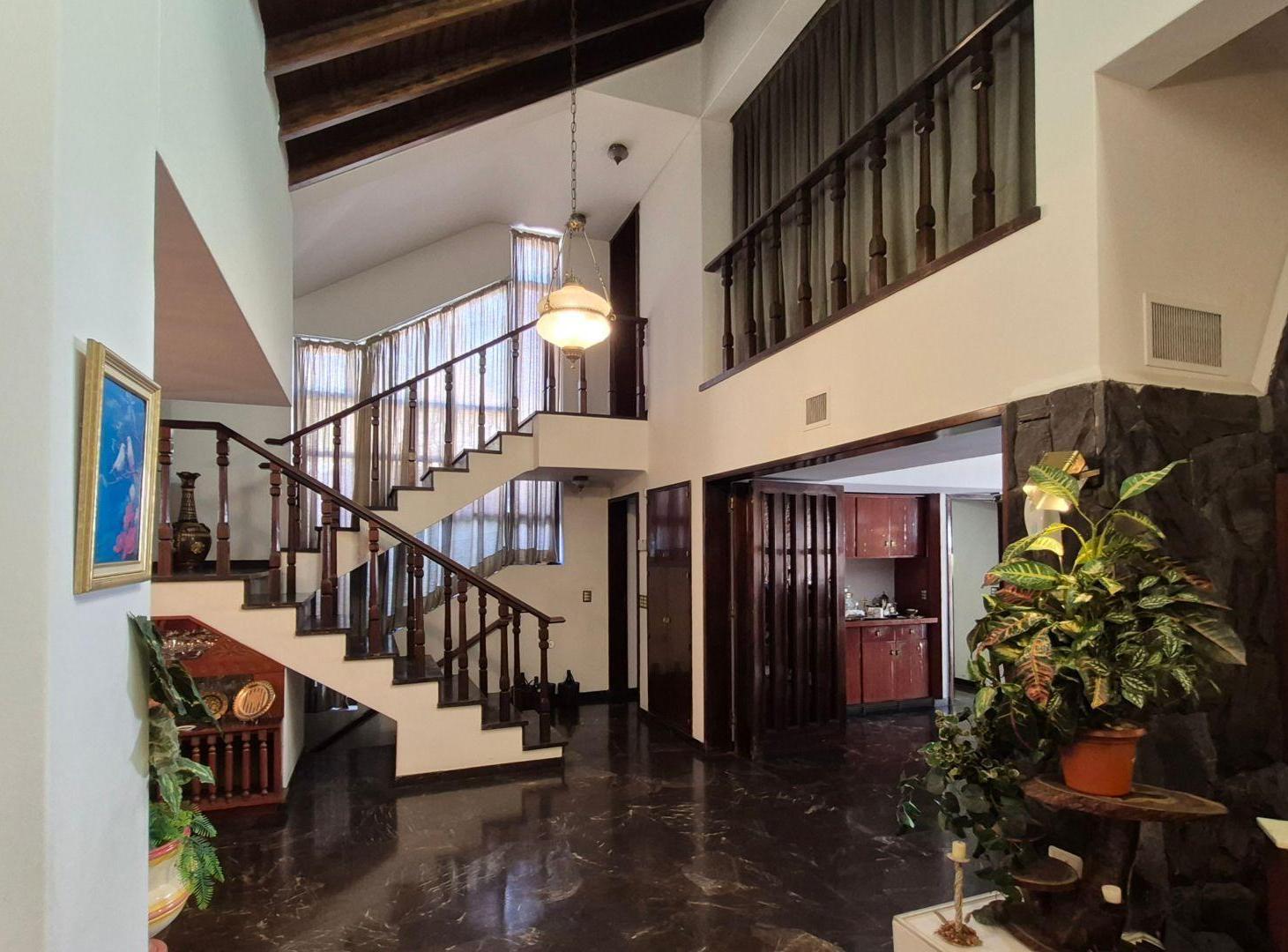 Foto de MAGNIFICA CASA EN VENTA EN CIUDAD DE MENDOZA, imagen 4