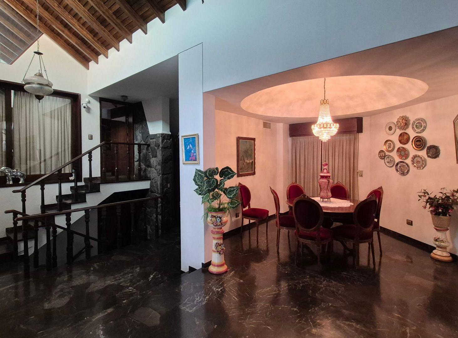 Foto de MAGNIFICA CASA EN VENTA EN CIUDAD DE MENDOZA, imagen 3