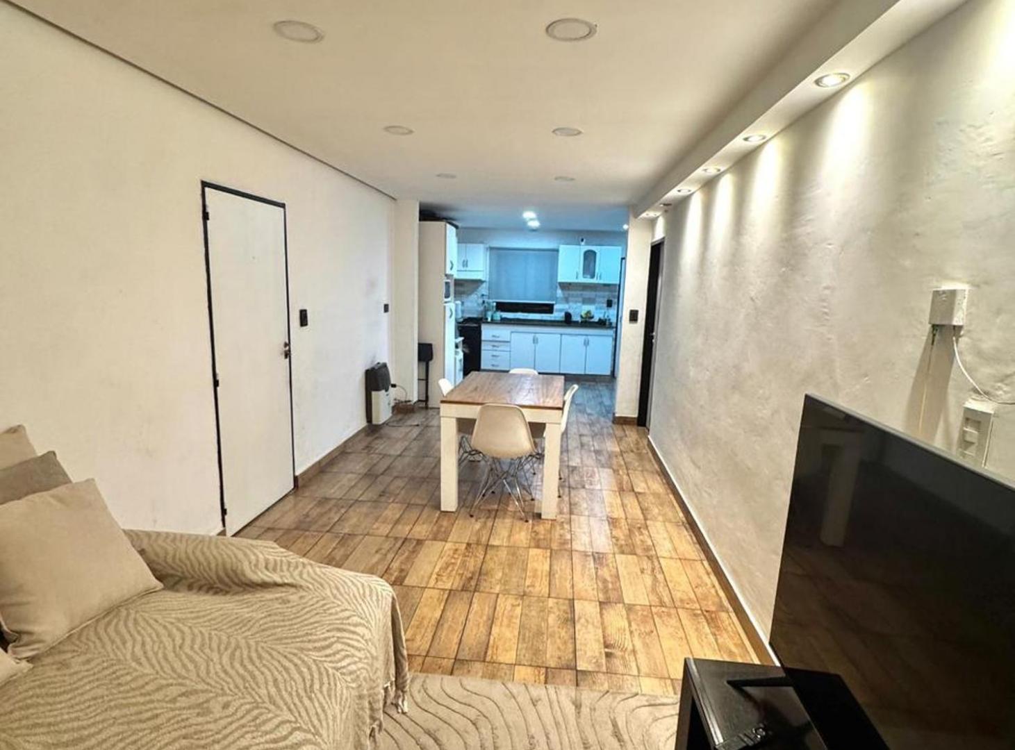 Foto de Casa familiar con salón comercial, imagen 2