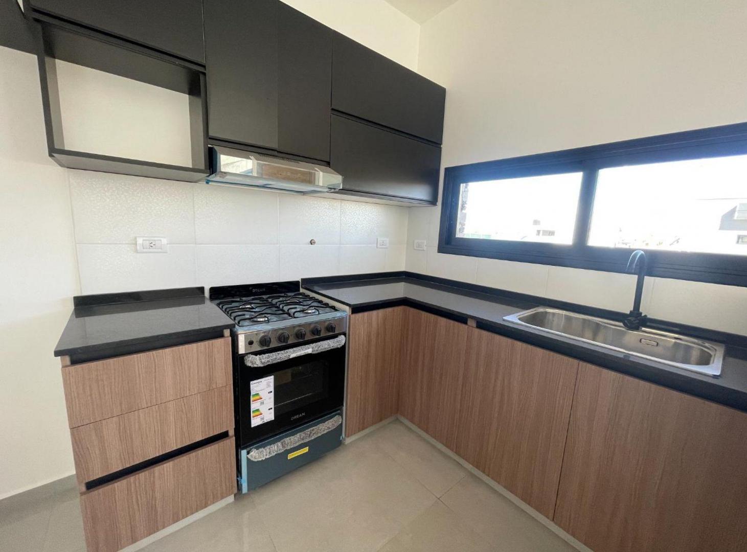 Foto de VENTA - CASA Bº PRIVADO 3 HABITACIONES - MAIPU, imagen 2