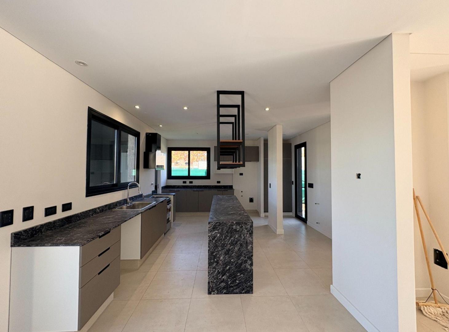 Foto de Casa de Categoría en Venta - B° Pueblo Malbec, imagen 1