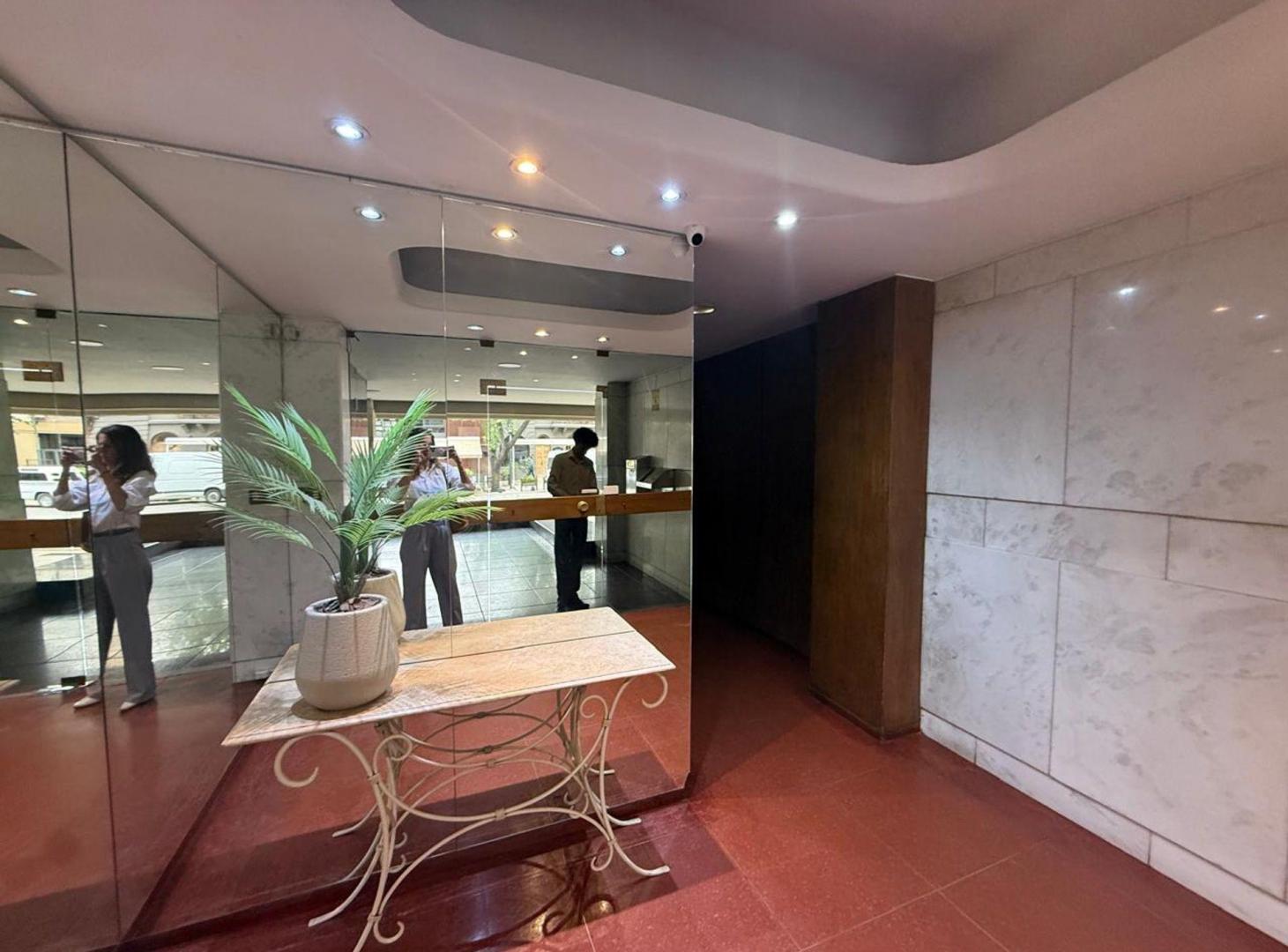 Foto de VENTA OFICINA EN CALLE SARMIENTO, imagen 2