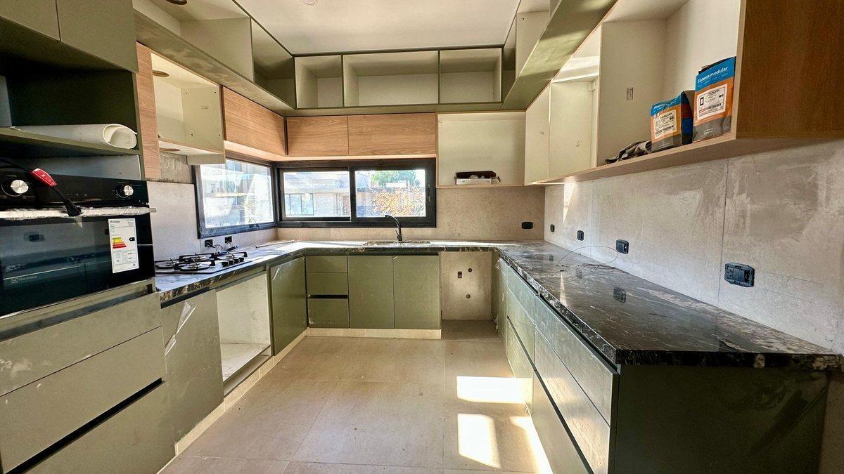 Foto de CASA EN VENTA BARRIO PRIVADO EN MAIPU, imagen 4