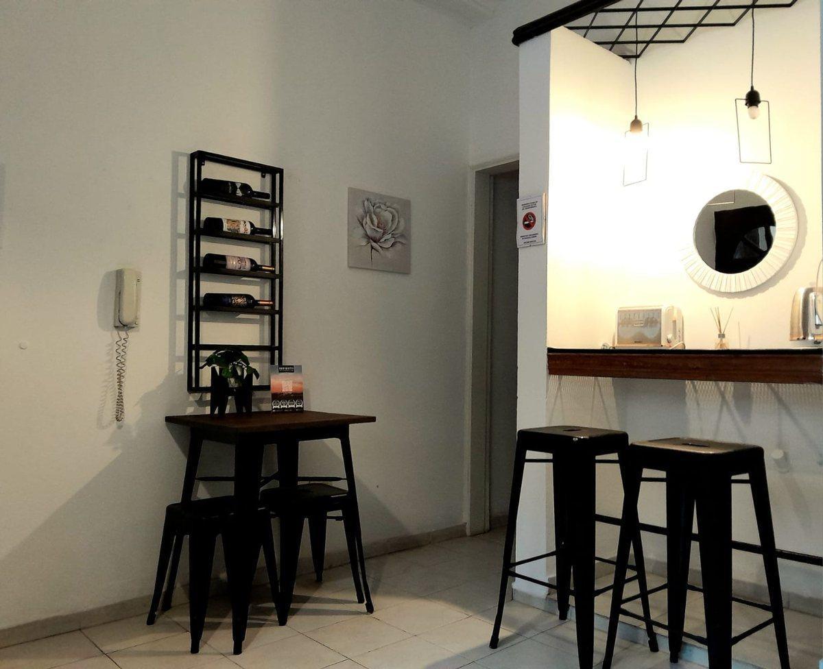 Foto de Cuatro Departamentos en PH, Calle Rondeau, imagen 2