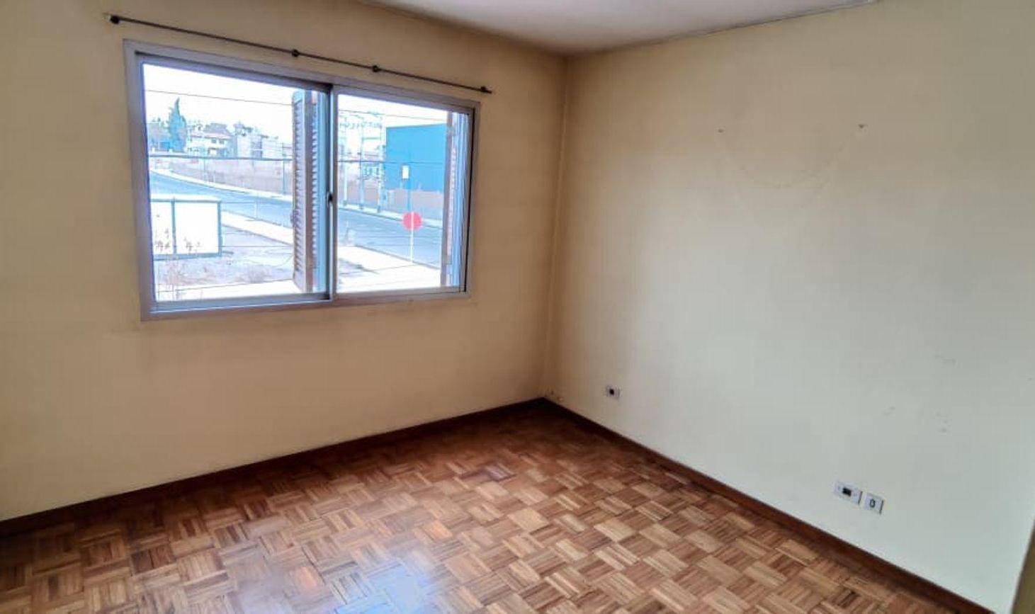 Foto de Venta casa 3 dormitorios B° Arizu, Godoy Cruz, imagen 4
