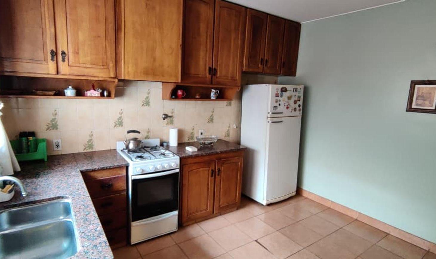 Foto de Venta casa 3 dormitorios B° Arizu, Godoy Cruz, imagen 2