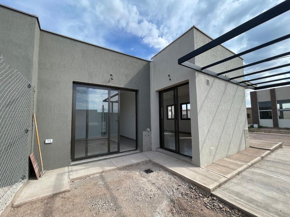 Foto de VENTA CASA Bº ANDESMAR - 2 HABITACIONES - GLLEN, imagen 3
