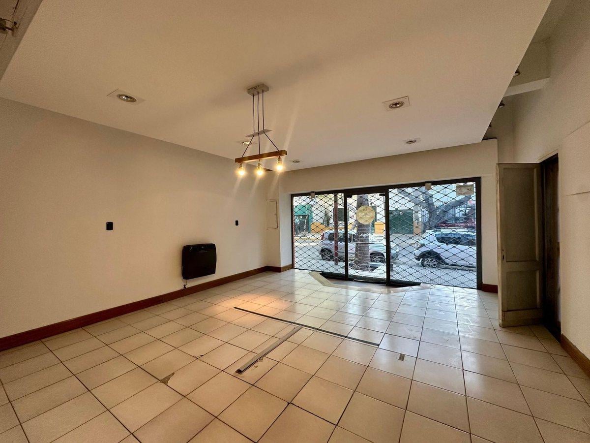 Foto de VENTA DE LOCAL COMERCIAL CON COCHERAS - MENDOZA, imagen 3
