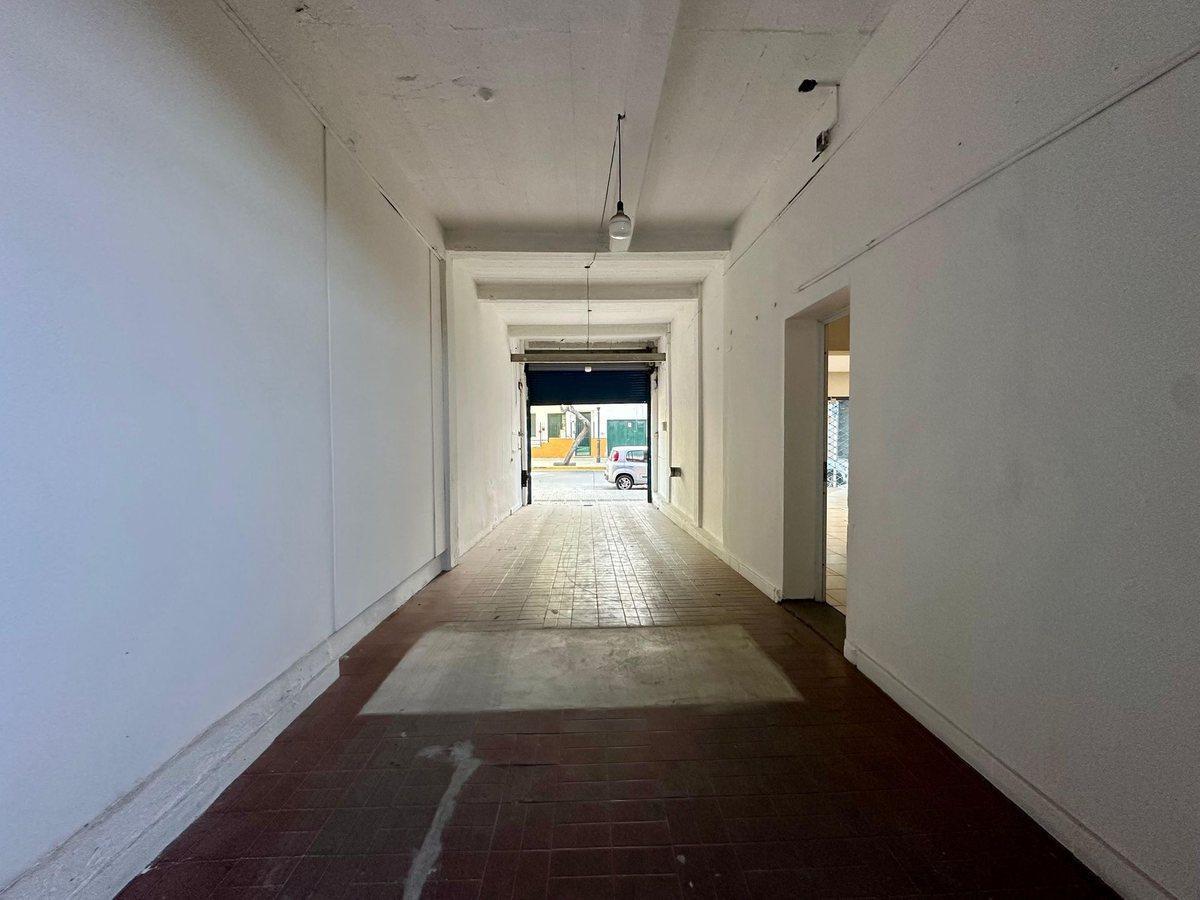Foto de VENTA DE LOCAL COMERCIAL CON COCHERAS - MENDOZA, imagen 5