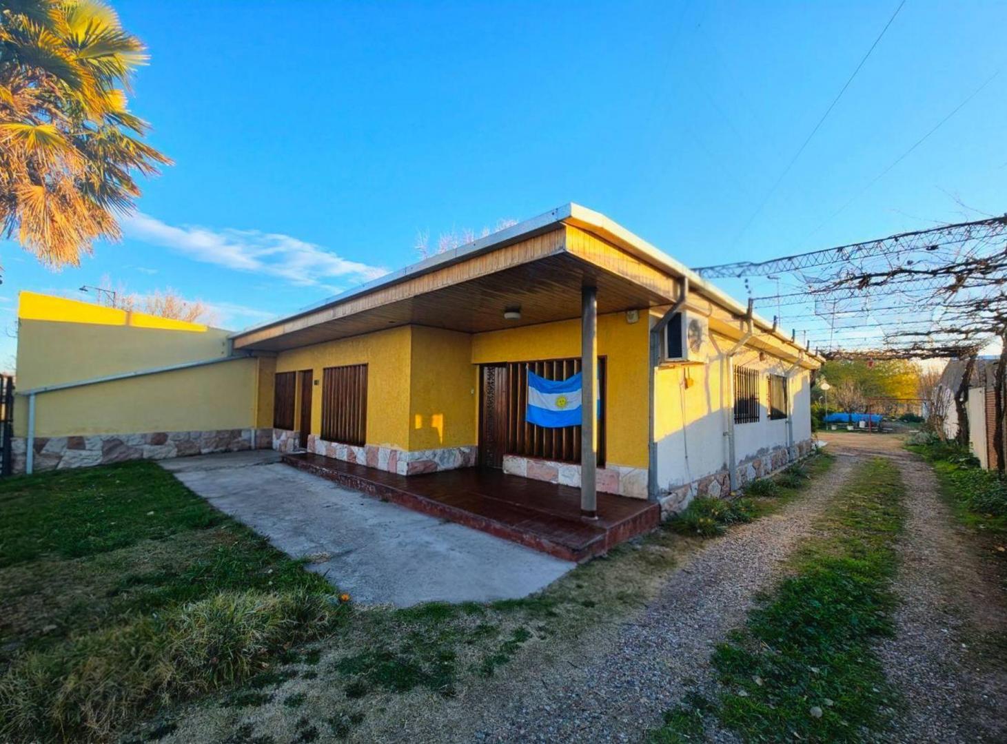 Foto de VENTA GRAN CASA CON PILETA EN SAN RAFAEL, MENDOZA, imagen 1