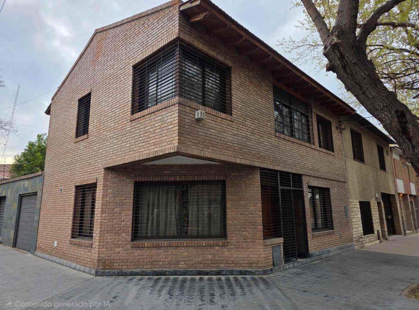 Foto de Venta de casa Ciudad, Mendoza. 6 ambientes., imagen 4