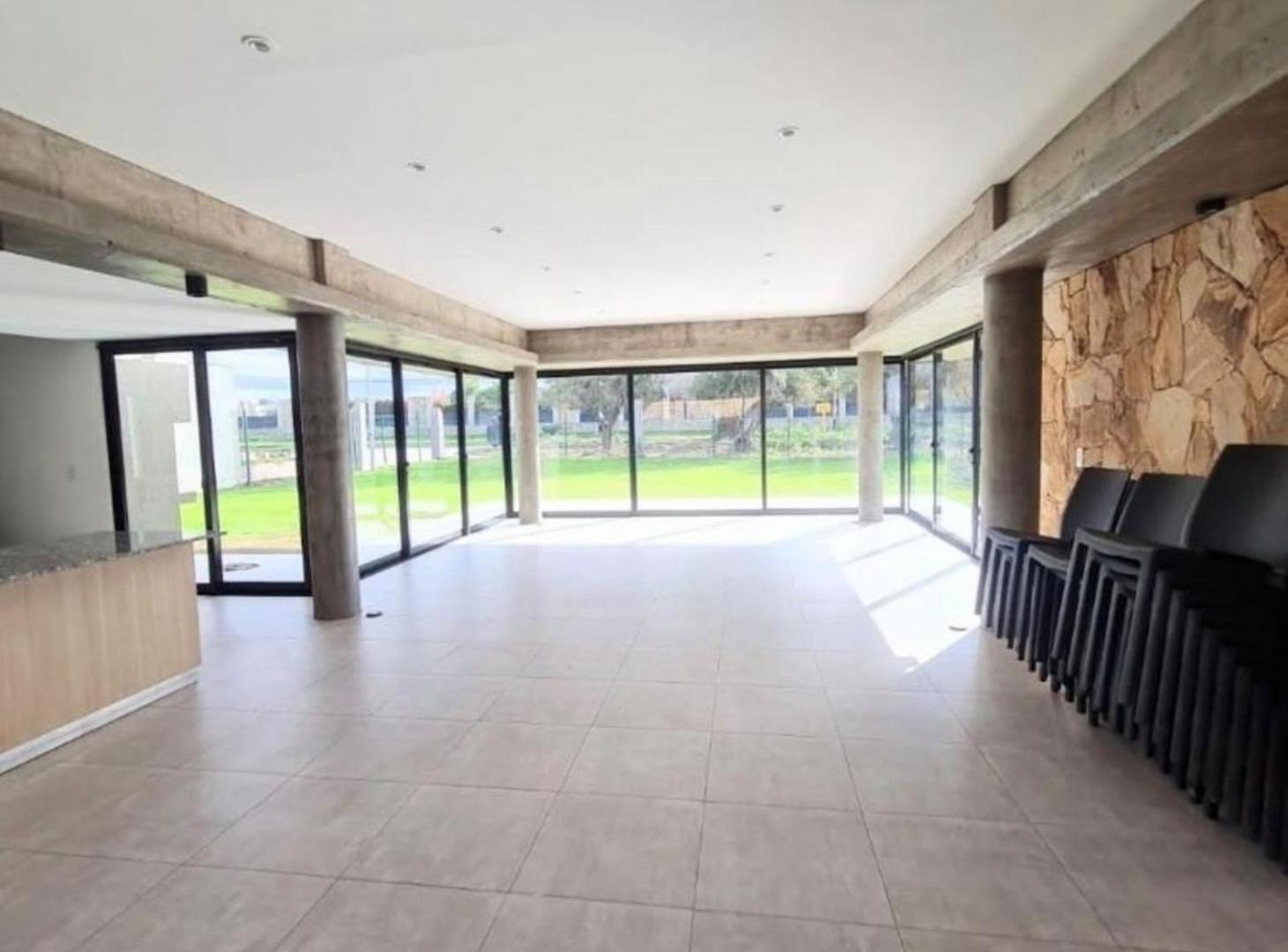 Foto de VENTA CASA 3 DORMITORIOS Bº PRIVADO PENTA LUJAN, imagen 3