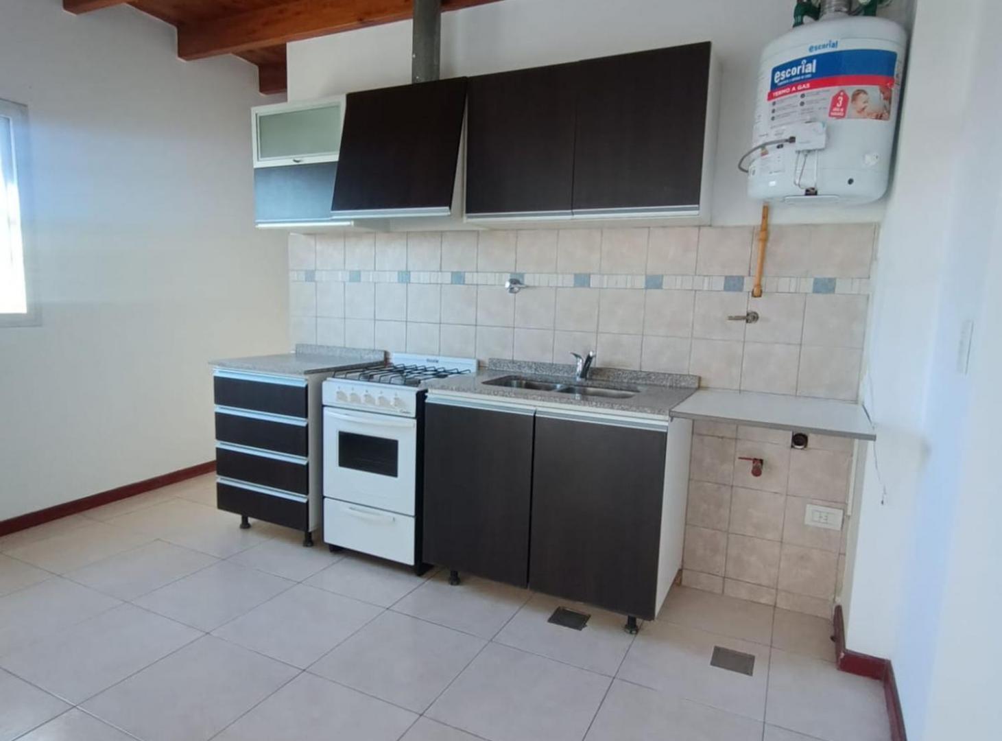 Foto de DEPARTAMENTO EXCELENTE UBICACION EN GODOY CRUZ, imagen 2