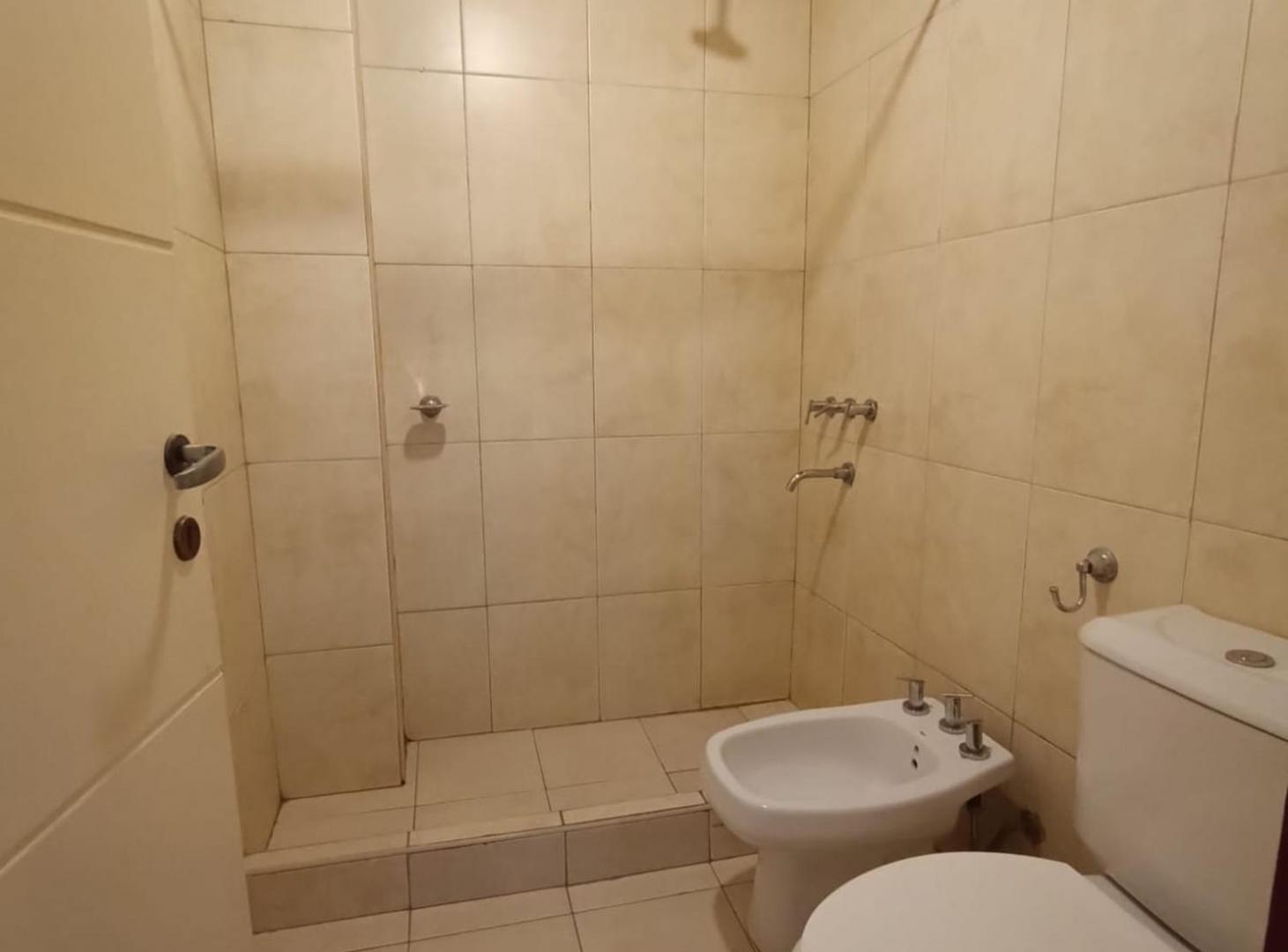 Foto de DEPARTAMENTO EXCELENTE UBICACION EN GODOY CRUZ, imagen 5