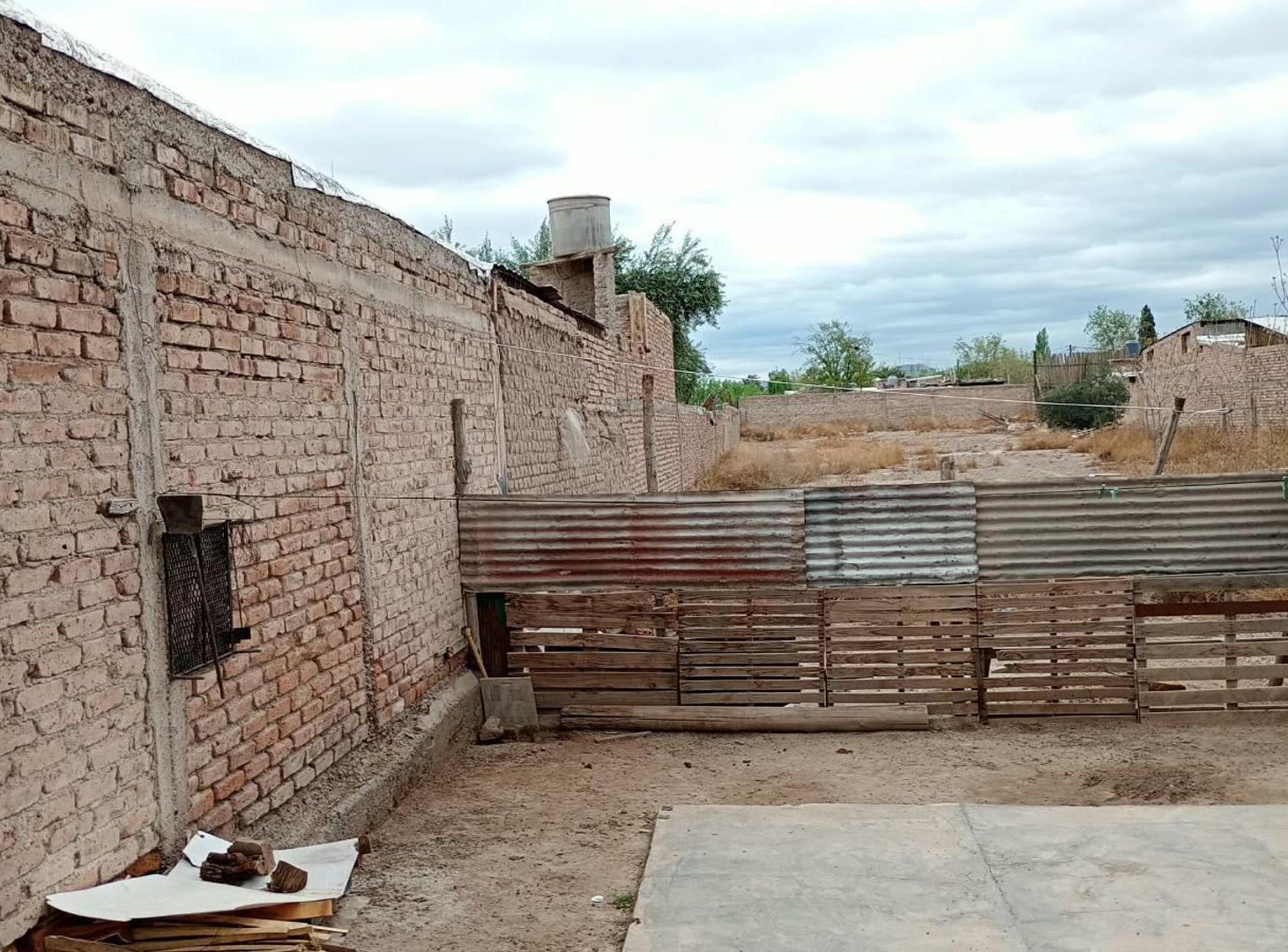 Foto de CASA A RECICLAR DE MATERIAL CON LOTE LAS HERAS!!, imagen 5