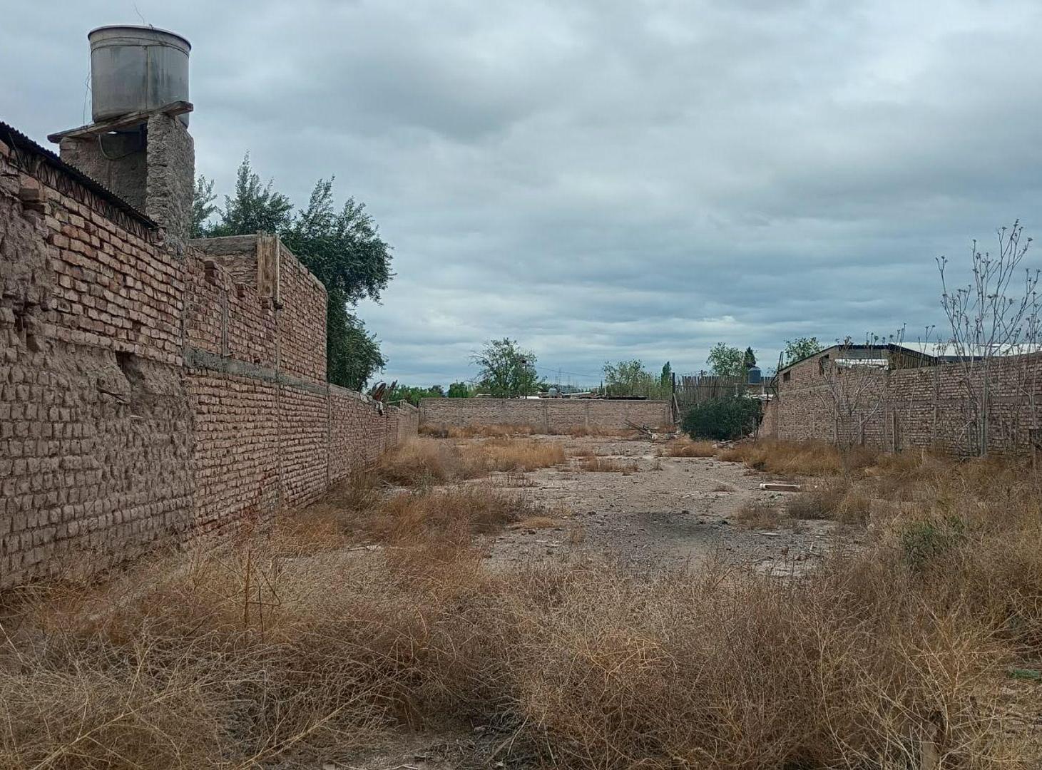 Foto de CASA A RECICLAR DE MATERIAL CON LOTE LAS HERAS!!, imagen 4