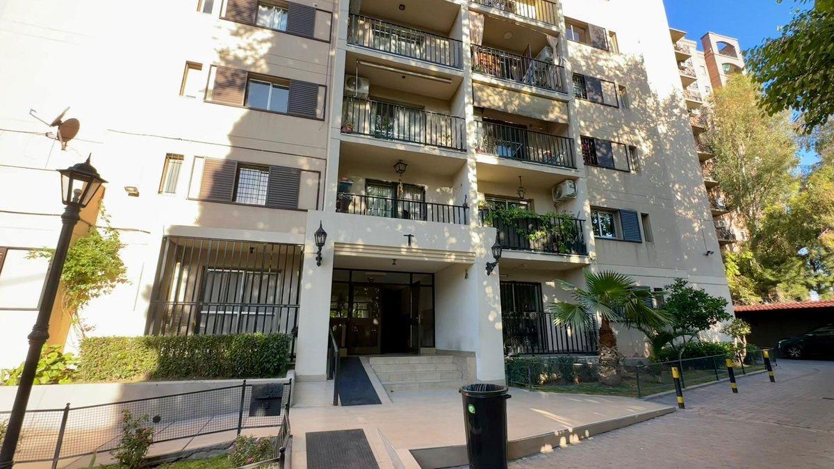 Foto de ALQUILER AMPLIO DEPARTAMENTO GODOY CRUZ COCHERA, imagen 3