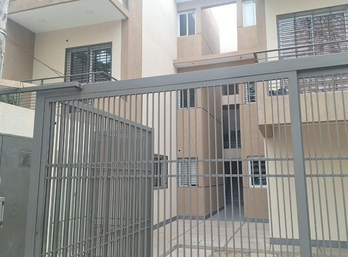 Foto de Alquiler departamento 2 dorm c/cochera Godoy Cruz, imagen 1