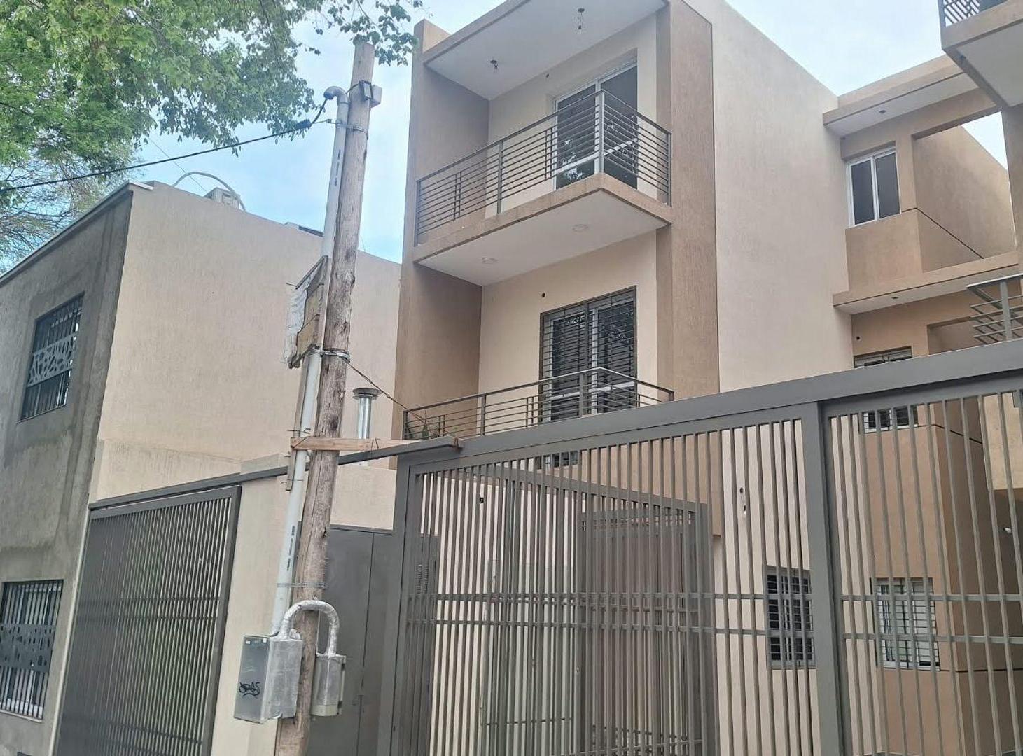 Foto de Alquiler departamento 2 dorm c/cochera Godoy Cruz, imagen 3