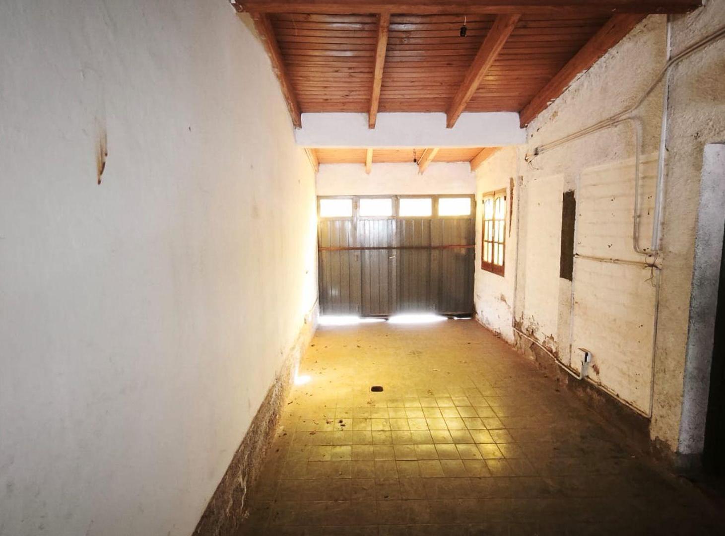Foto de CASA EN VENTA – 3 DORMITORIOS, 2 BAÑOS COCHERA DOB, imagen 3