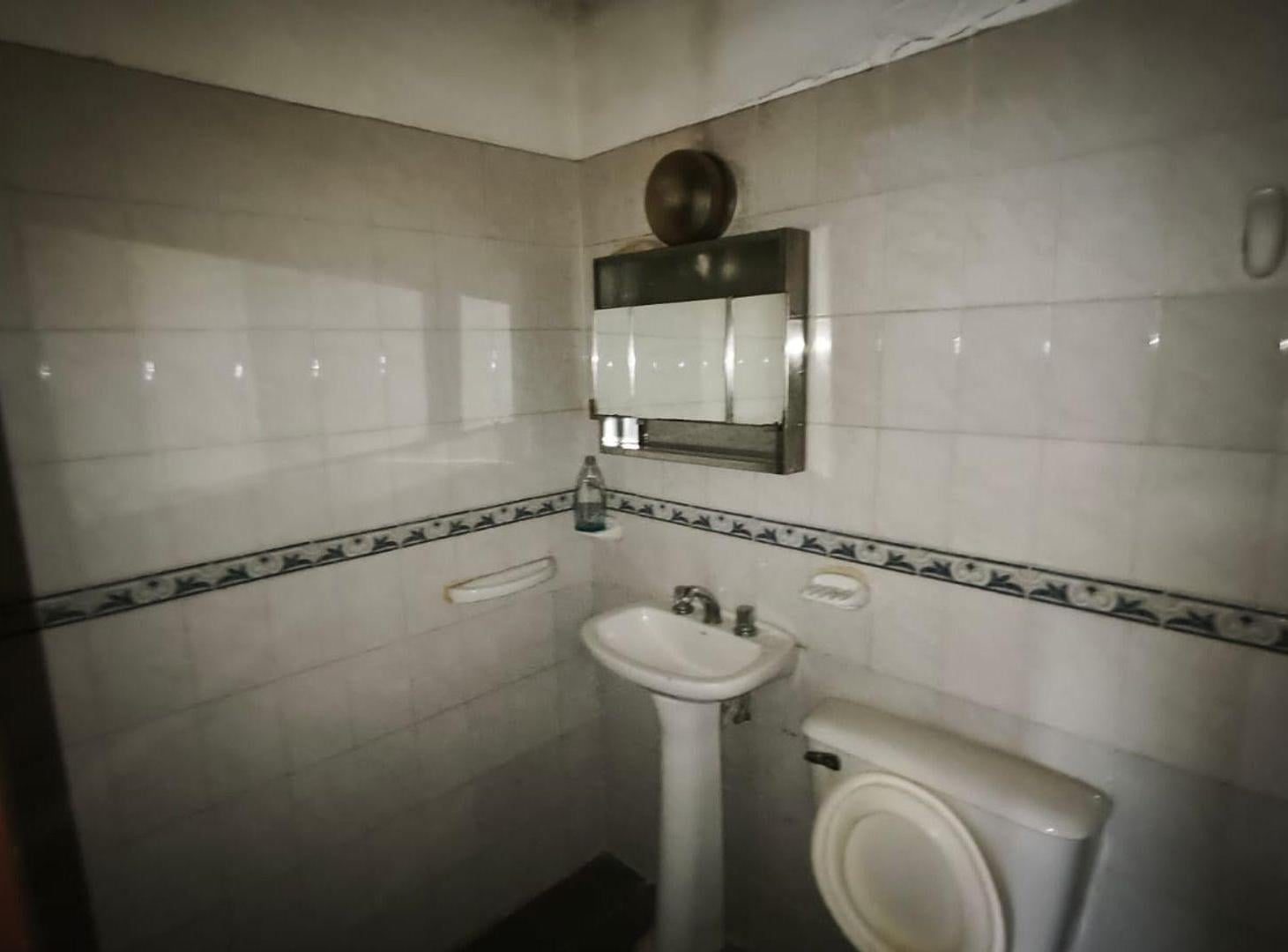 Foto de CASA EN VENTA – 3 DORMITORIOS, 2 BAÑOS COCHERA DOB, imagen 4