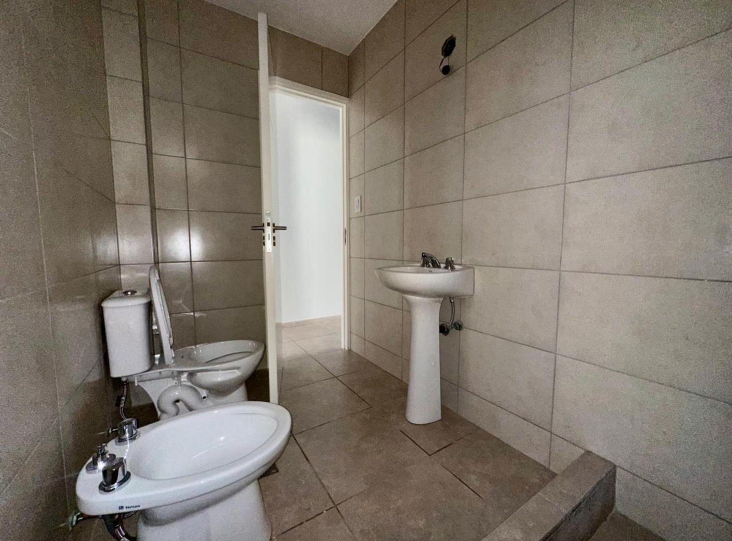 Foto de AMPLIO DEPARTAMENTO A ESTRENAR GODOY CRUZ, imagen 5