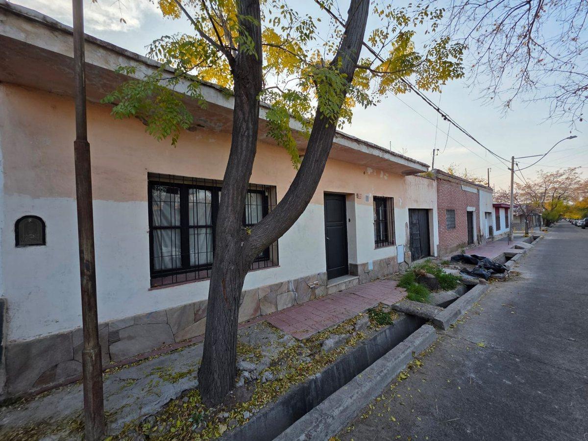 Foto de Venta de casa a reciclar en Dorrego, imagen 1