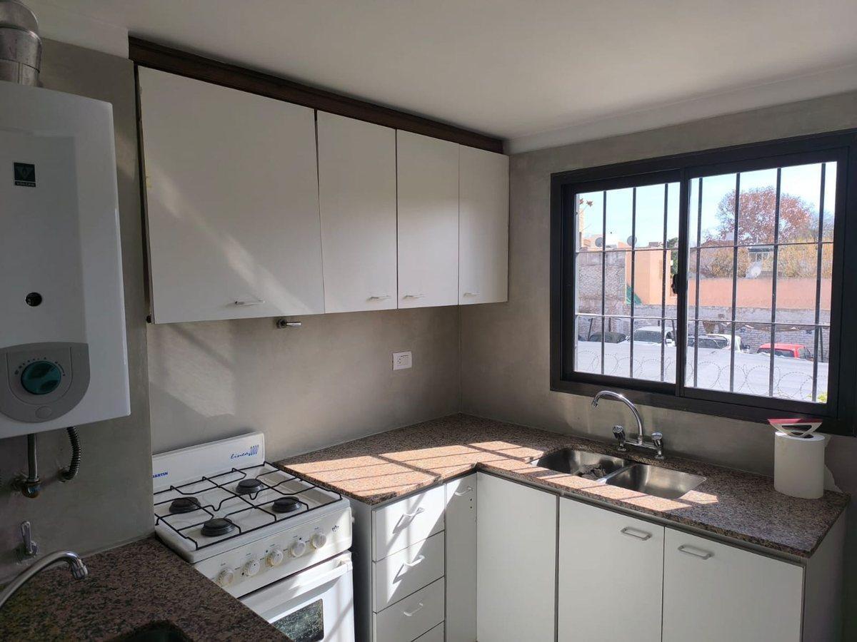 Foto de Remax Vende Piso en 5ta seccion Mendoza, imagen 3